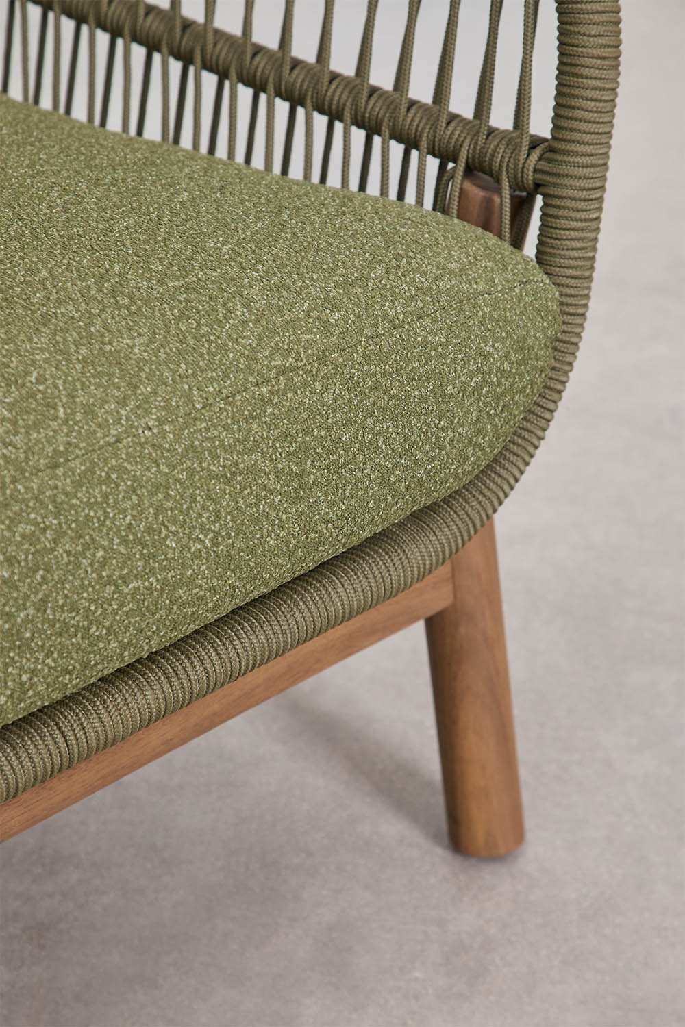 Ensemble de salon avec 2 fauteuils en corde tressée et table basse en bois d'acacia Karvia, image de la galerie 6