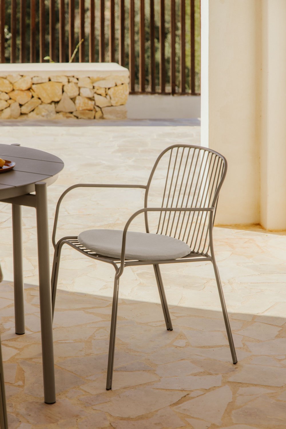 Chaise de jardin avec accoudoirs en acier Anerina, image de la galerie 1