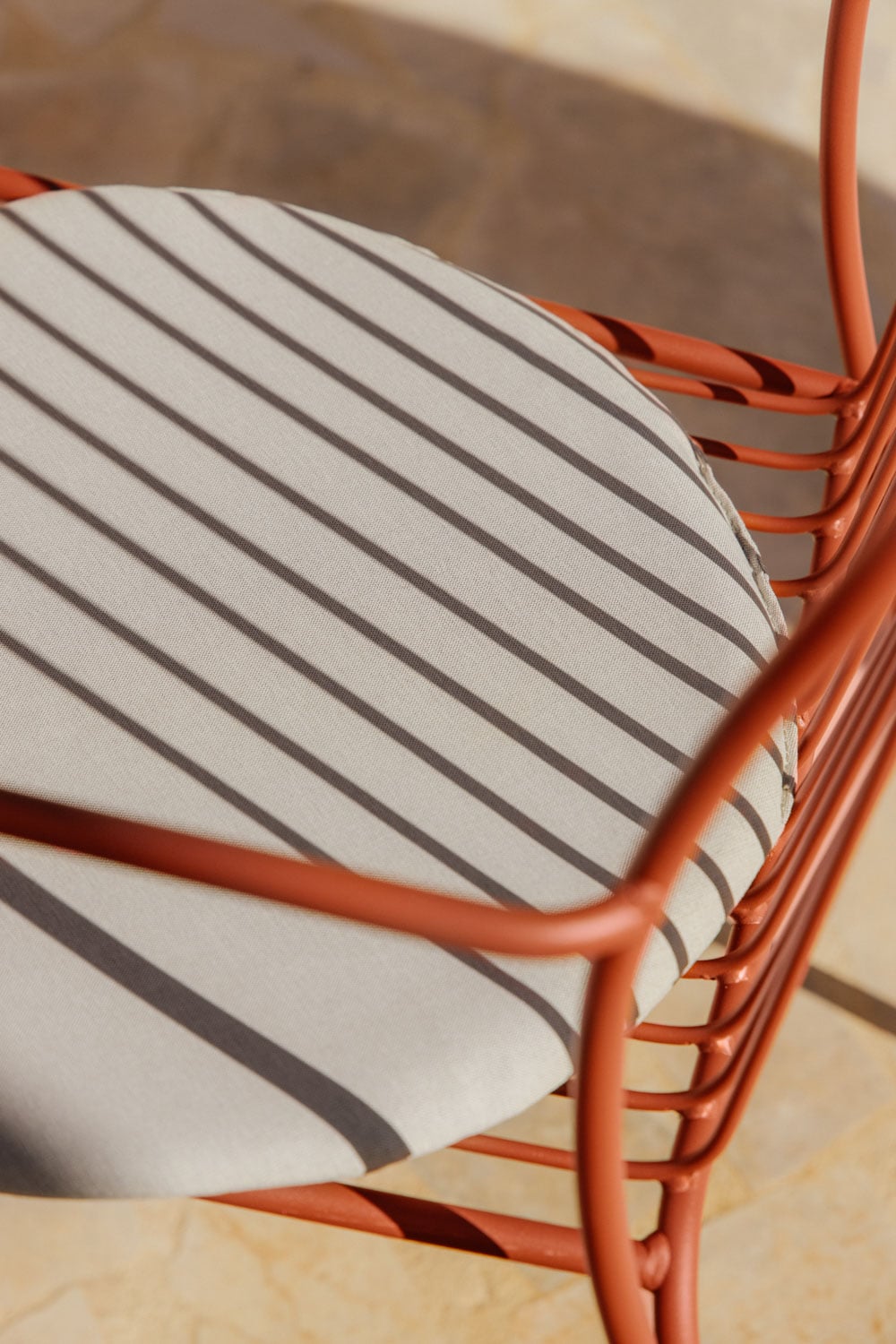 Pack de 2 chaises de jardin avec accoudoirs en acier Anerina, image de la galerie 2