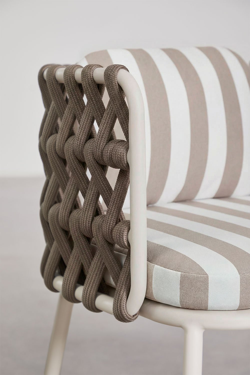Pack de 2 chaises de jardin avec accoudoirs en aluminium et corde tressée Tevary, image de la galerie 6
