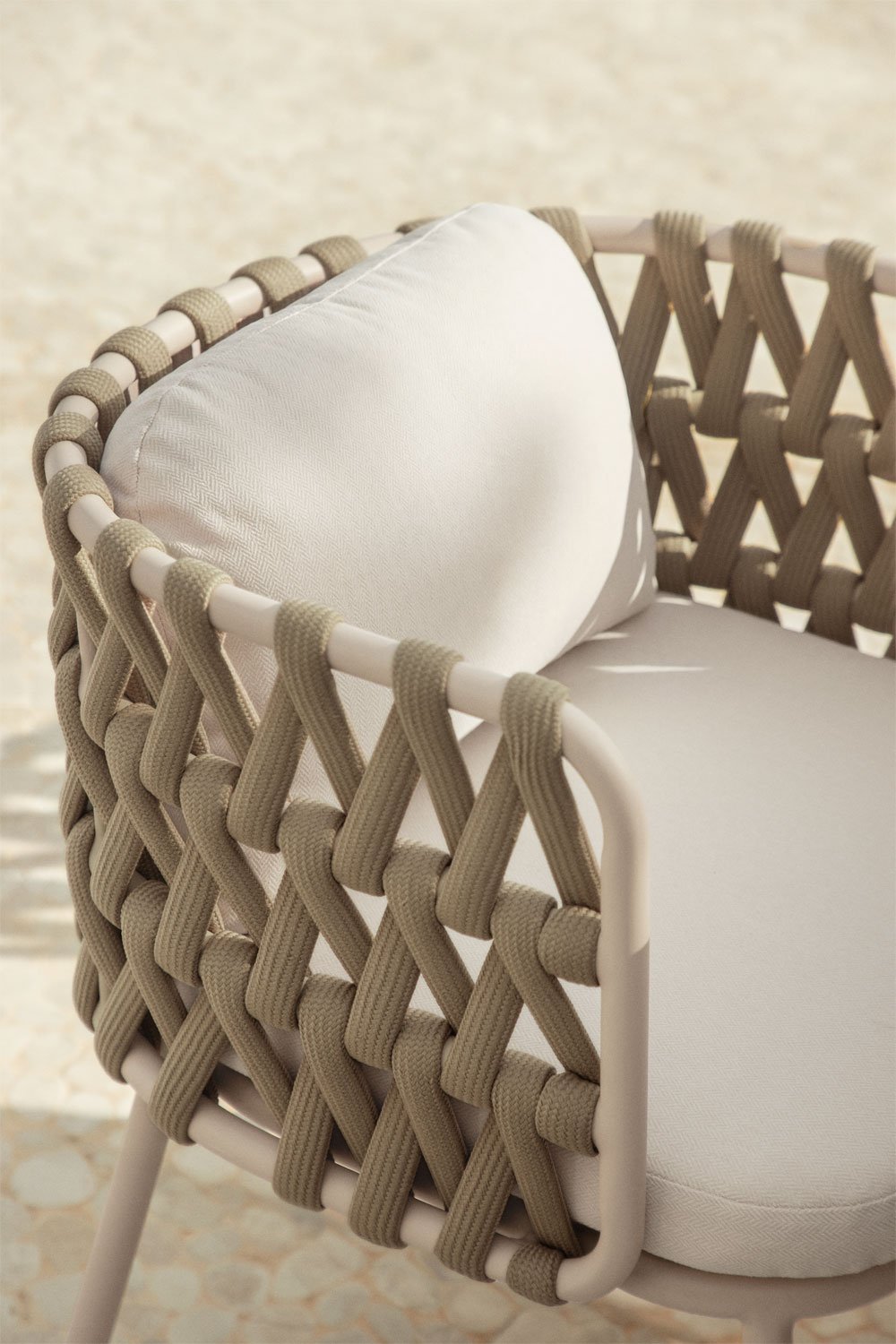 Pack de 4 chaises de jardin avec accoudoirs en aluminium et corde tressée Tevary, image de la galerie 2