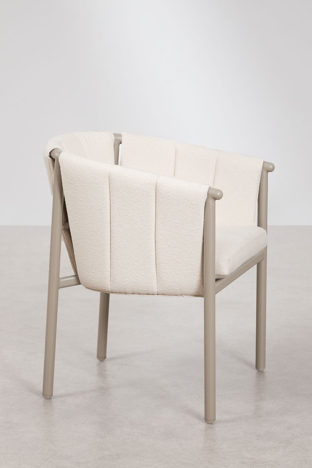 Chaise de salle à manger avec accoudoirs en bouclé et aluminium Boleni, image de la galerie 2