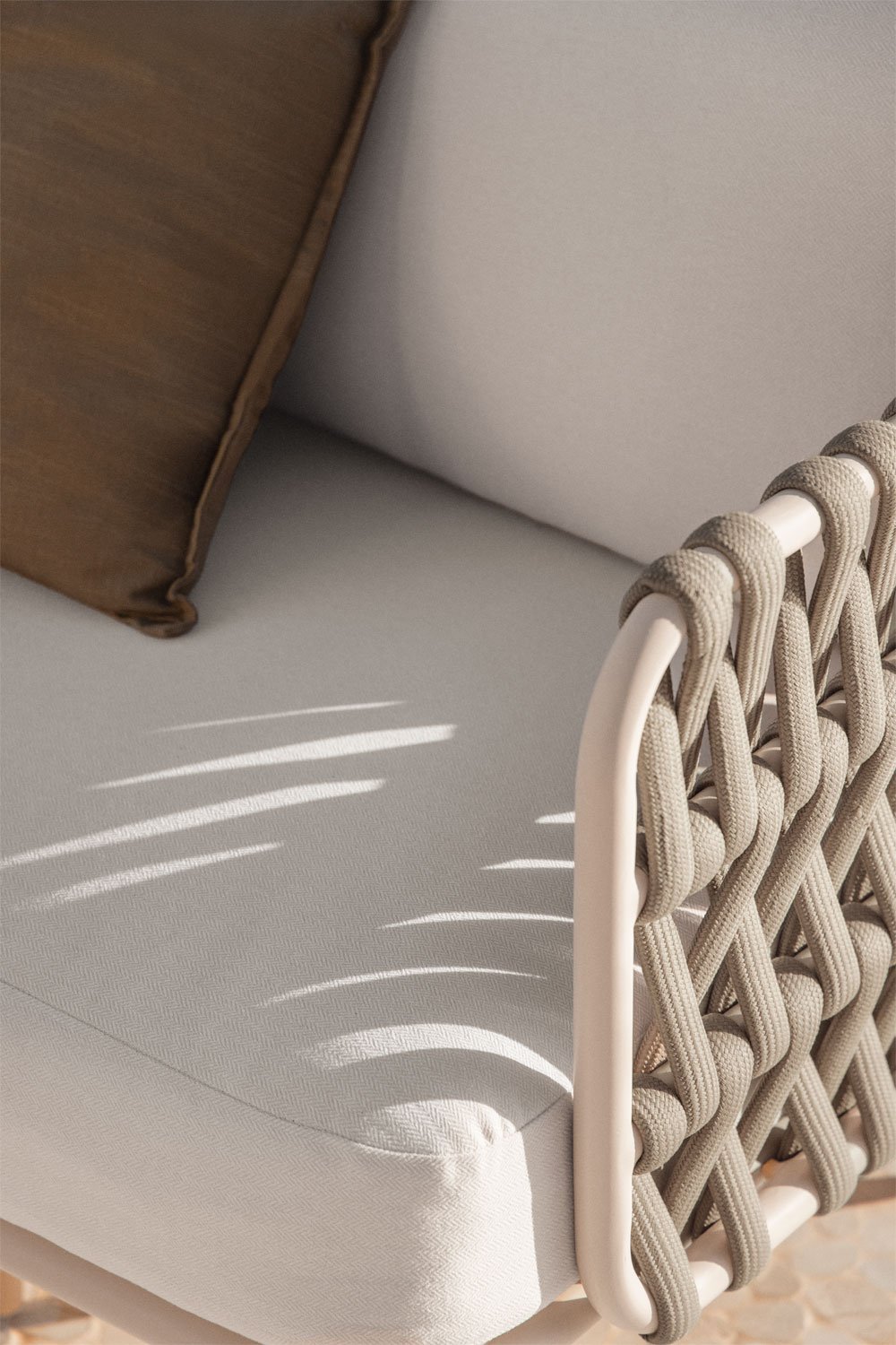 Ensemble de jardin avec canapé 3 places, 2 fauteuils en corde tressée Tevary et table basse en aluminium Boleni, image de la galerie 2