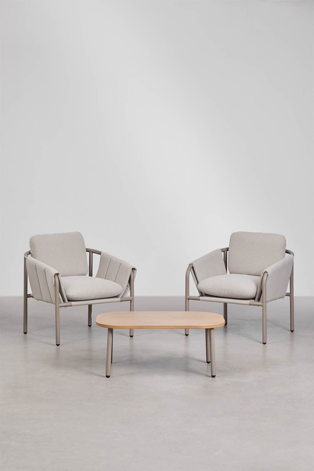 Ensemble de jardin avec 2 fauteuils rembourrés et table basse en acier Zunika, image de la galerie 1