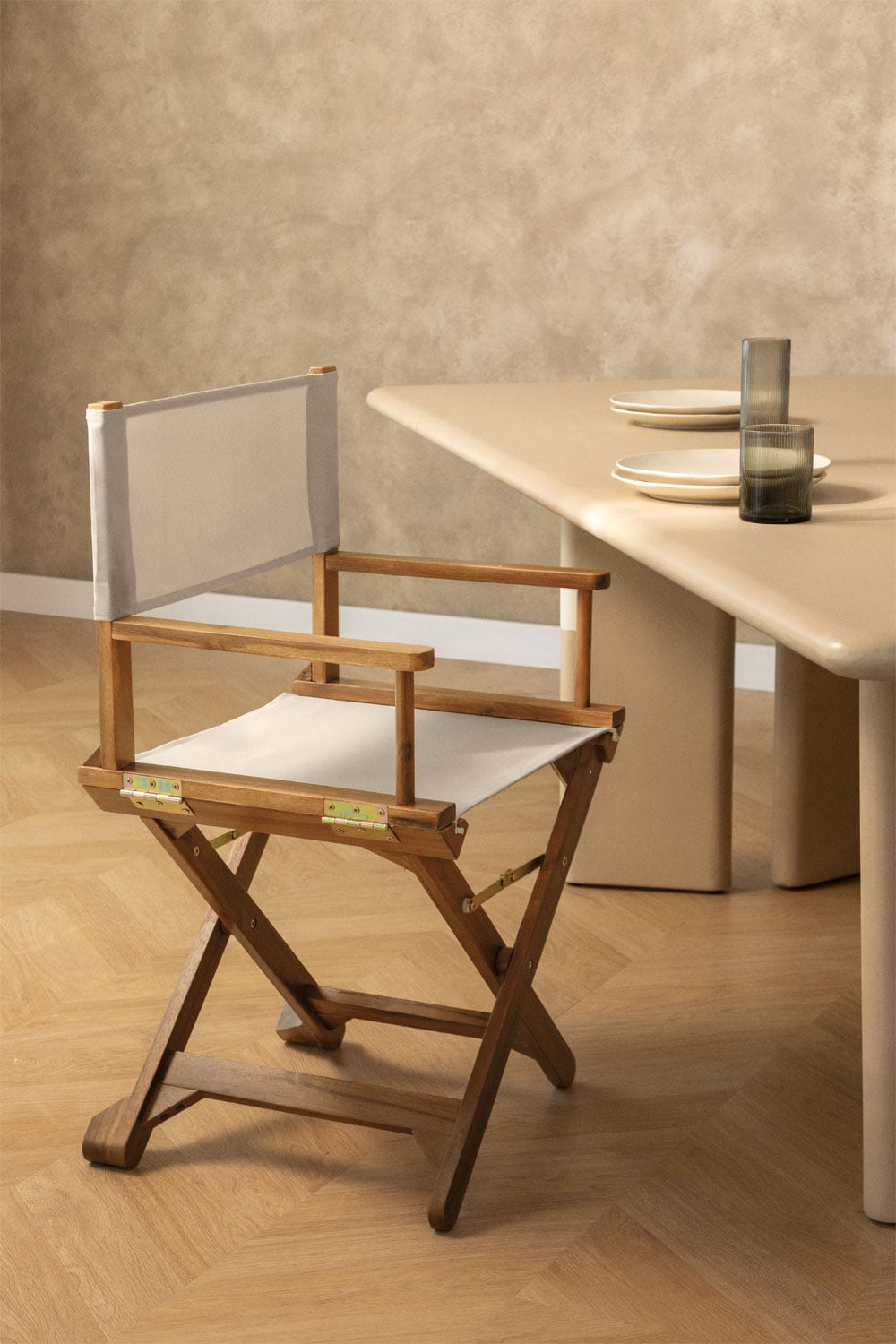 Pack de 2 chaises de réalisateur pliantes en bois d'acacia Ridley, image de la galerie 5028401