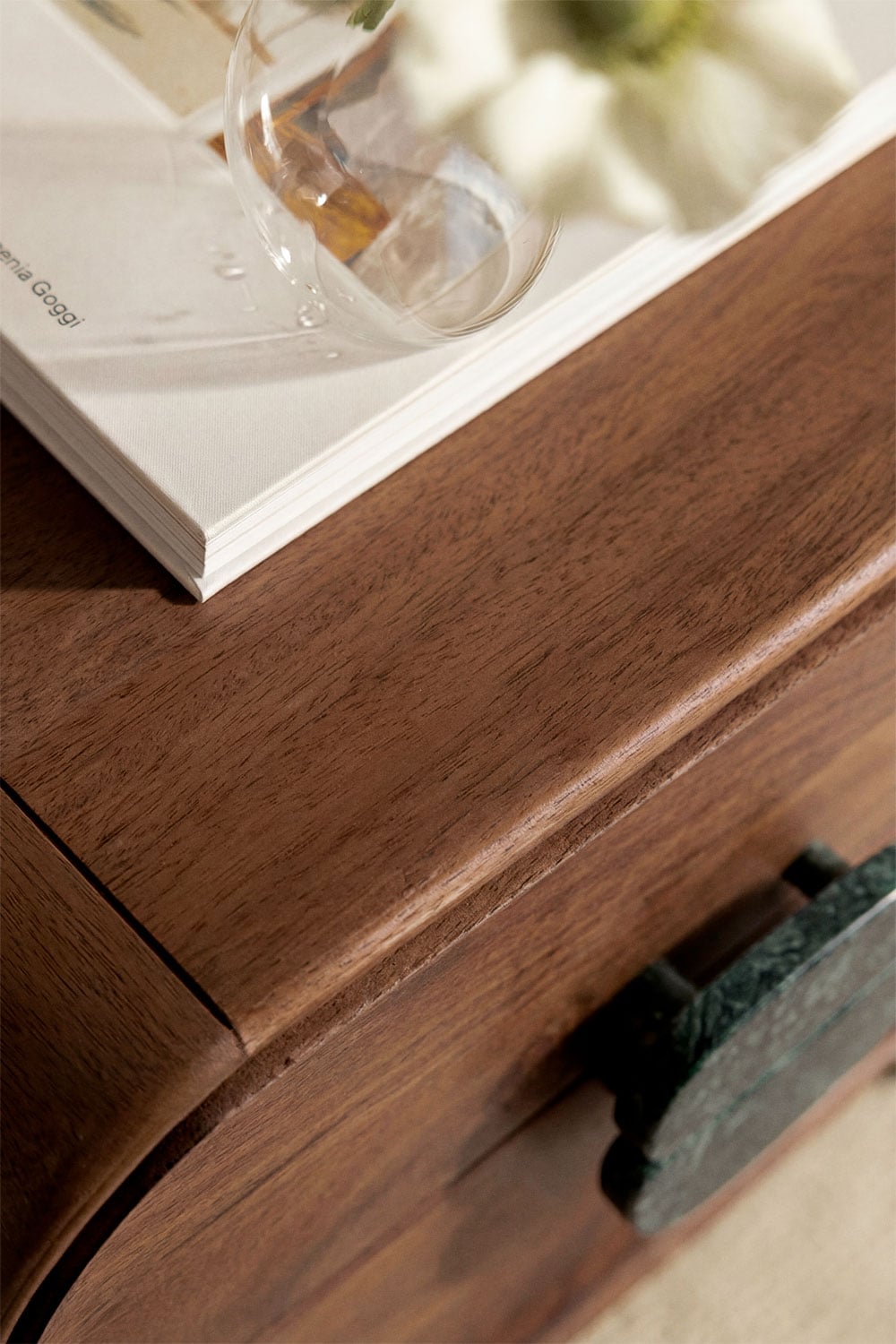 Table de chevet 55x40 cm en bois de manguier et pierre naturelle Kivalina, image de la galerie 3