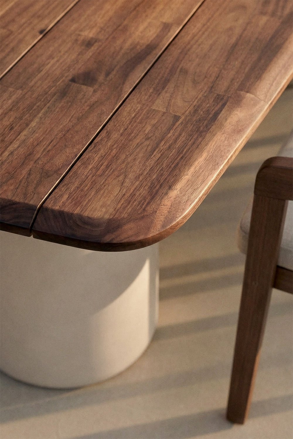 Table de jardin rectangulaire 270x110 cm en bois d'acacia Leighton, image de la galerie 2