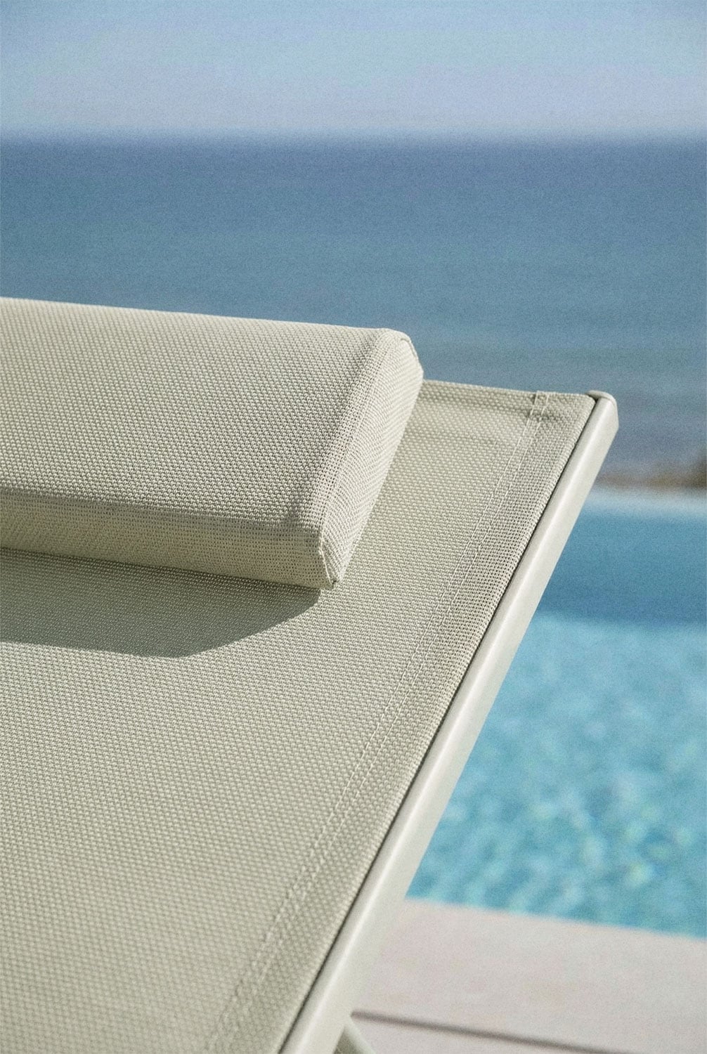 Chaise longue inclinable avec coussin Therys, image de la galerie 2