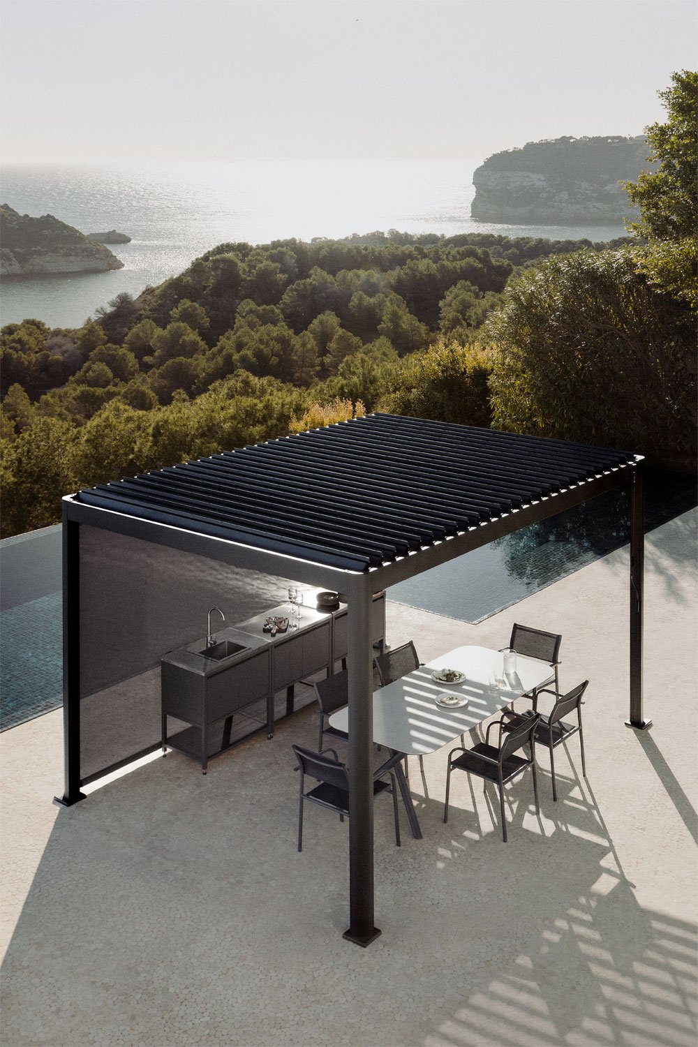 Pergola bioclimatique en aluminium avec lames et store latéral Druvia, image de la galerie 10