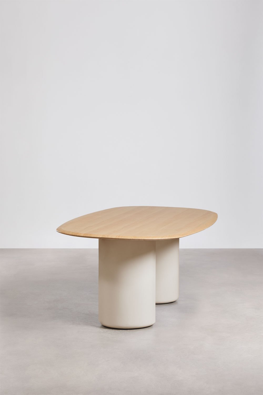 Table à manger ovale en MDF et ciment Lysander, image de la galerie 2