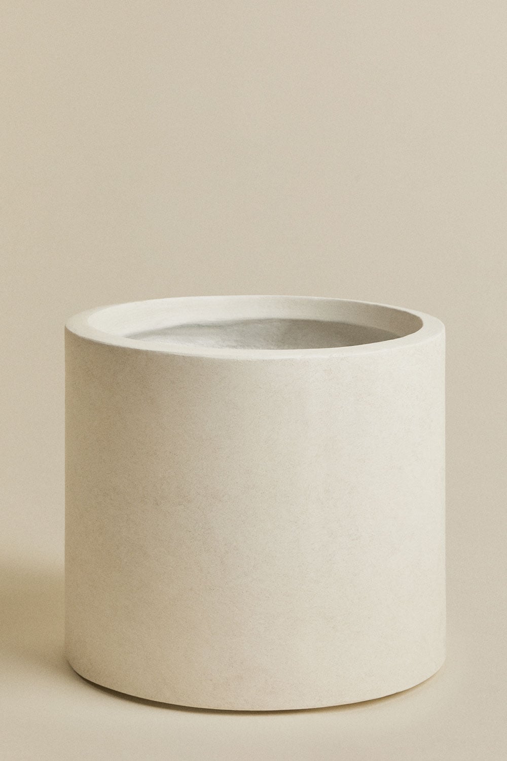 Pot de fleurs en ciment Aurevi, image de la galerie 1