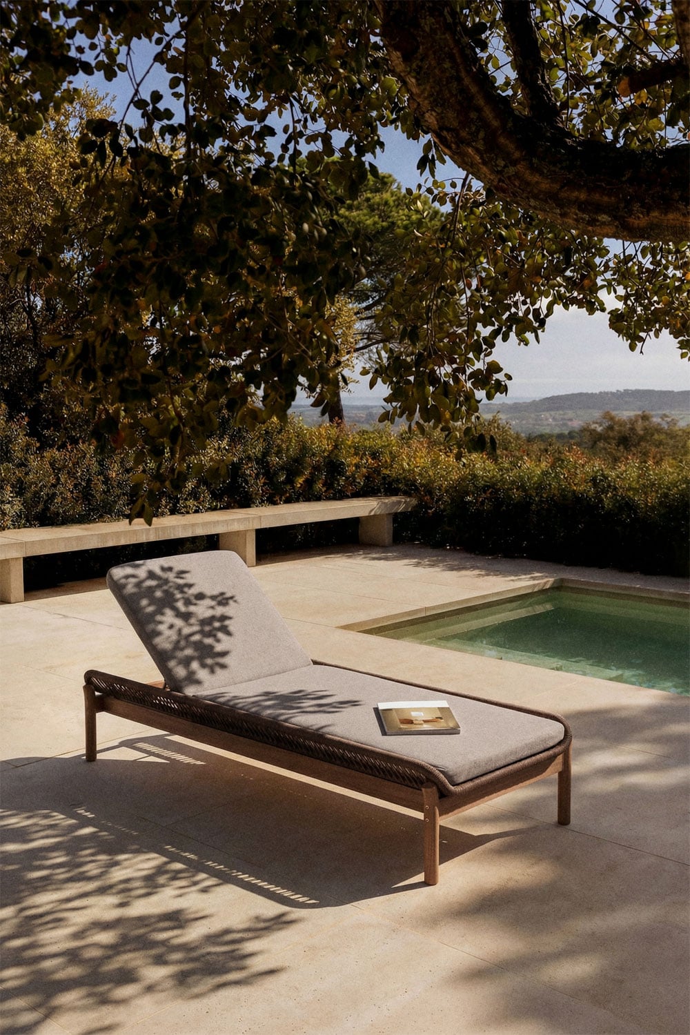 Chaise longue inclinable en bois d'acacia et corde tressée Karvia, image de la galerie 10