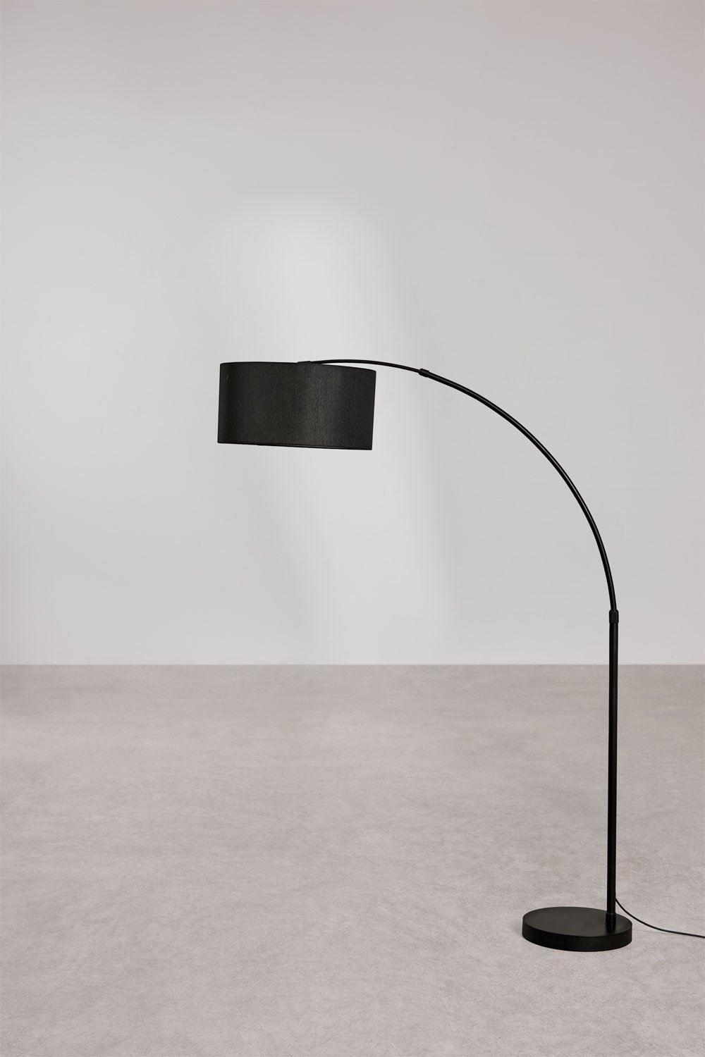 Lampadaire en lin et fer Vonera, image de la galerie 4