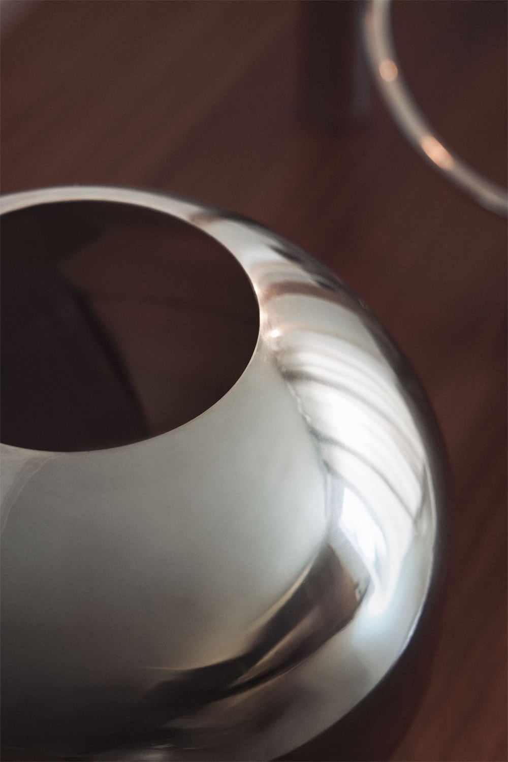 Vase en acier Brania, image de la galerie 2