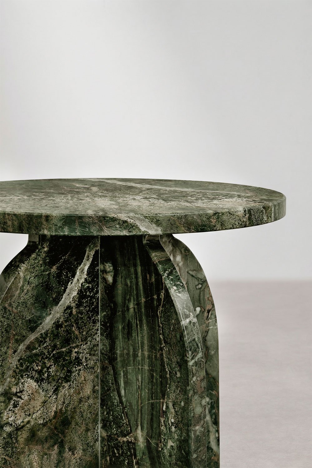 Lot de 2 tables de chevet rondes Ø30 cm en marbre Graham, image de la galerie 3