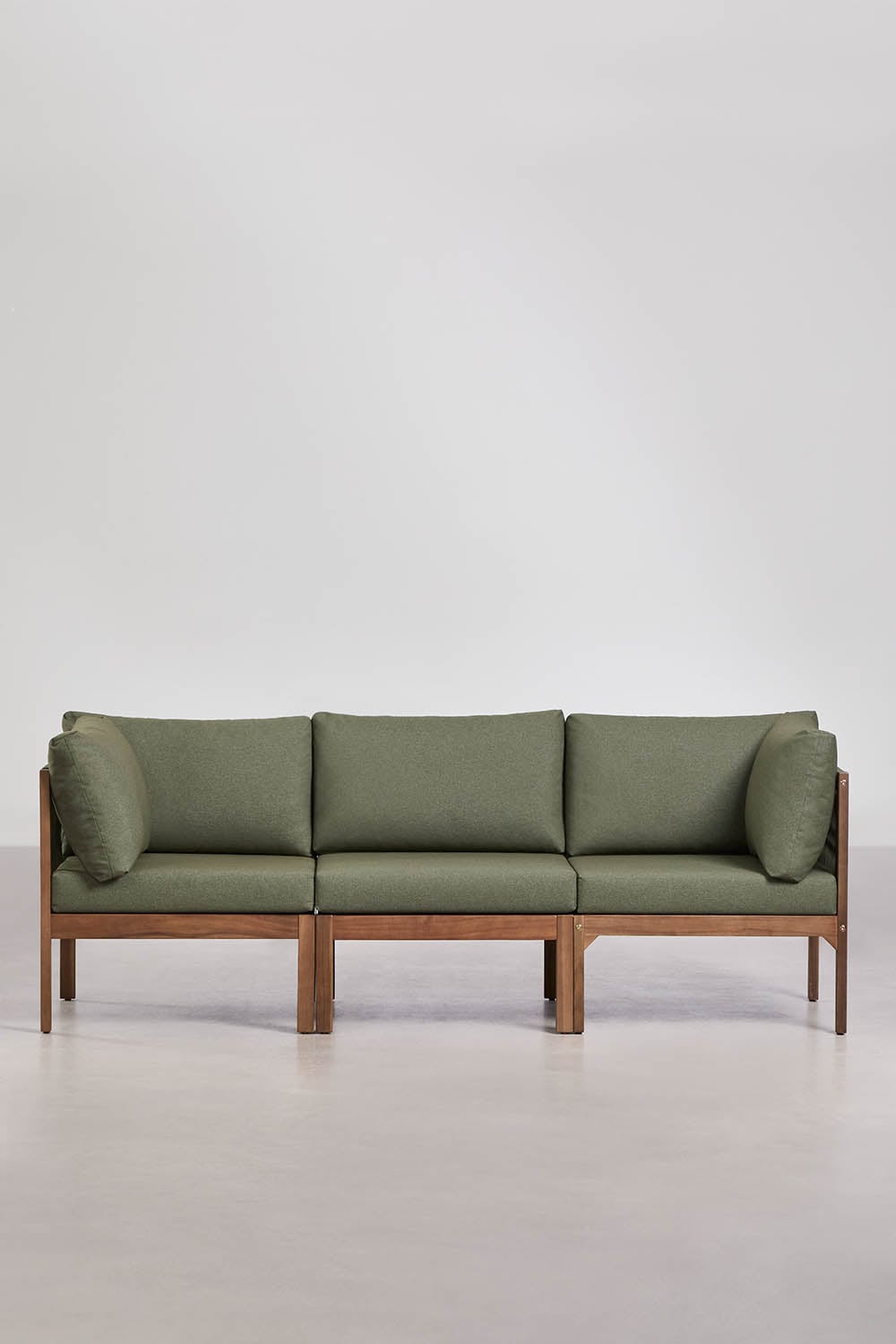 Canapé modulaire de jardin 3 pièces avec accoudoirs en bois d'acacia Branson, image de la galerie 3