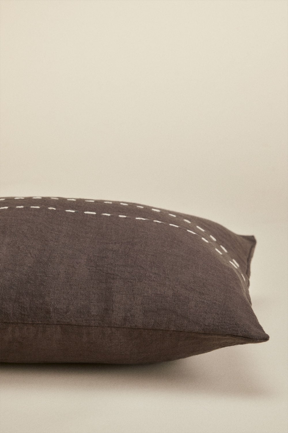 Coussin rectangulaire 30x40 cm en lin Nimia, image de la galerie 5