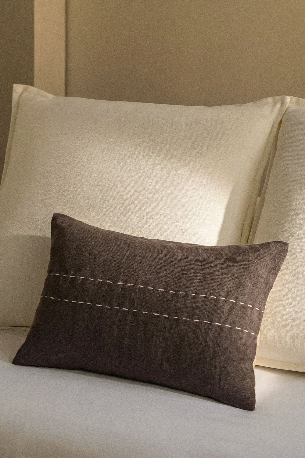 Coussin rectangulaire 30x40 cm en lin Nimia, image de la galerie 1