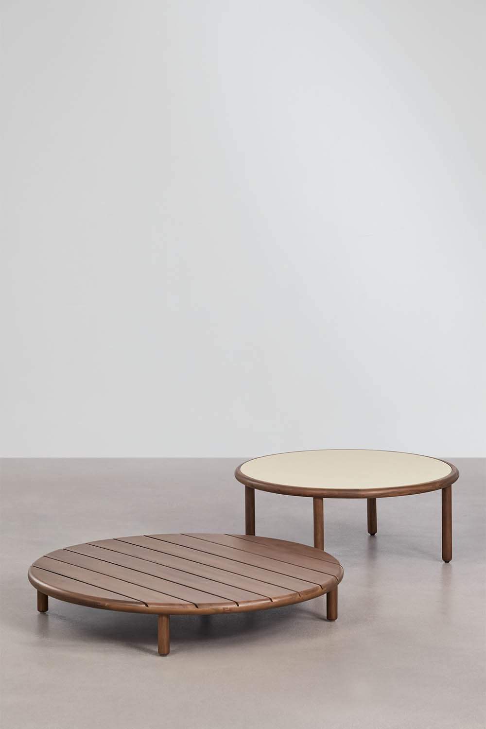 Set de 2 tables basses rondes pour jardin en bois d'acacia Olivia, image de la galerie 1