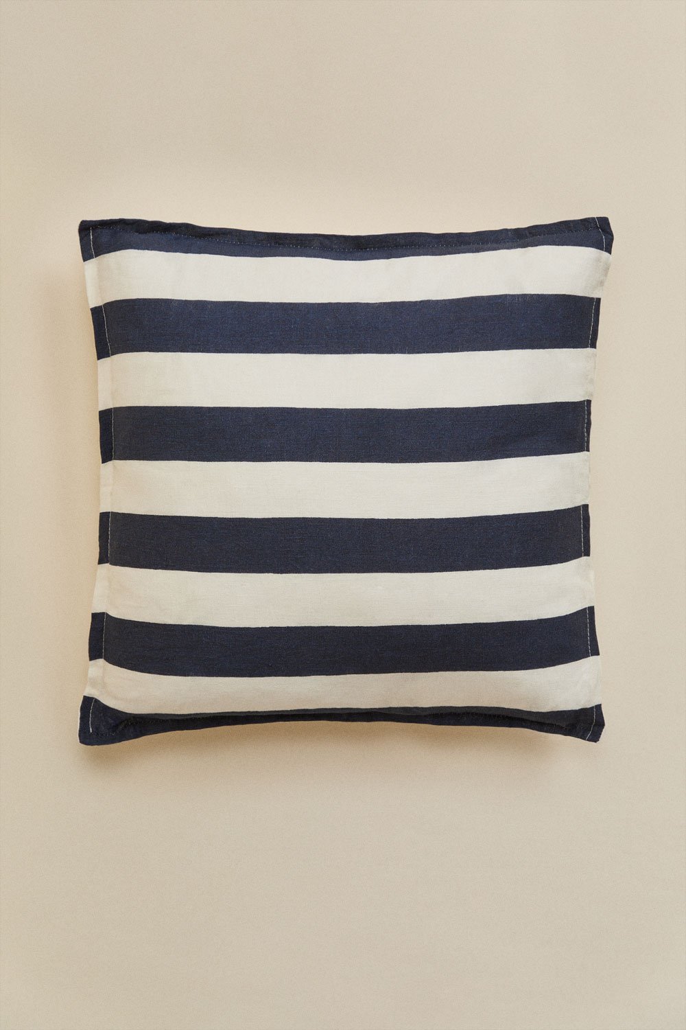 Coussin carré 45x45 cm en lin Trakos, image de la galerie 3