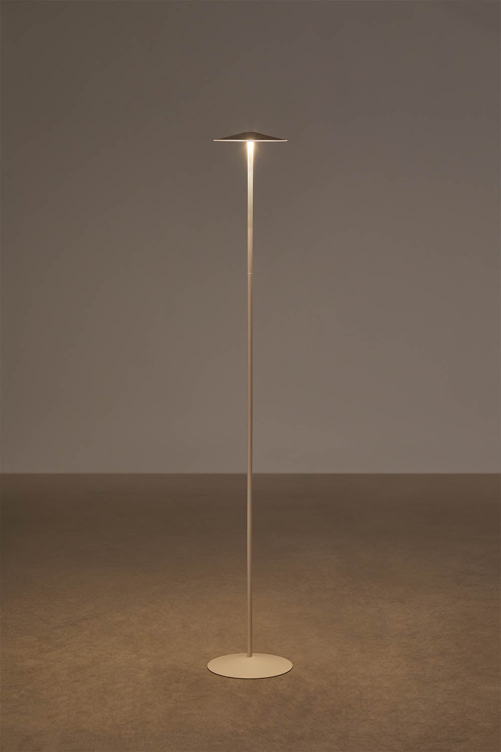 Lampe sur pied LED sans fil pour extérieur en fer Emilein, image de la galerie 3