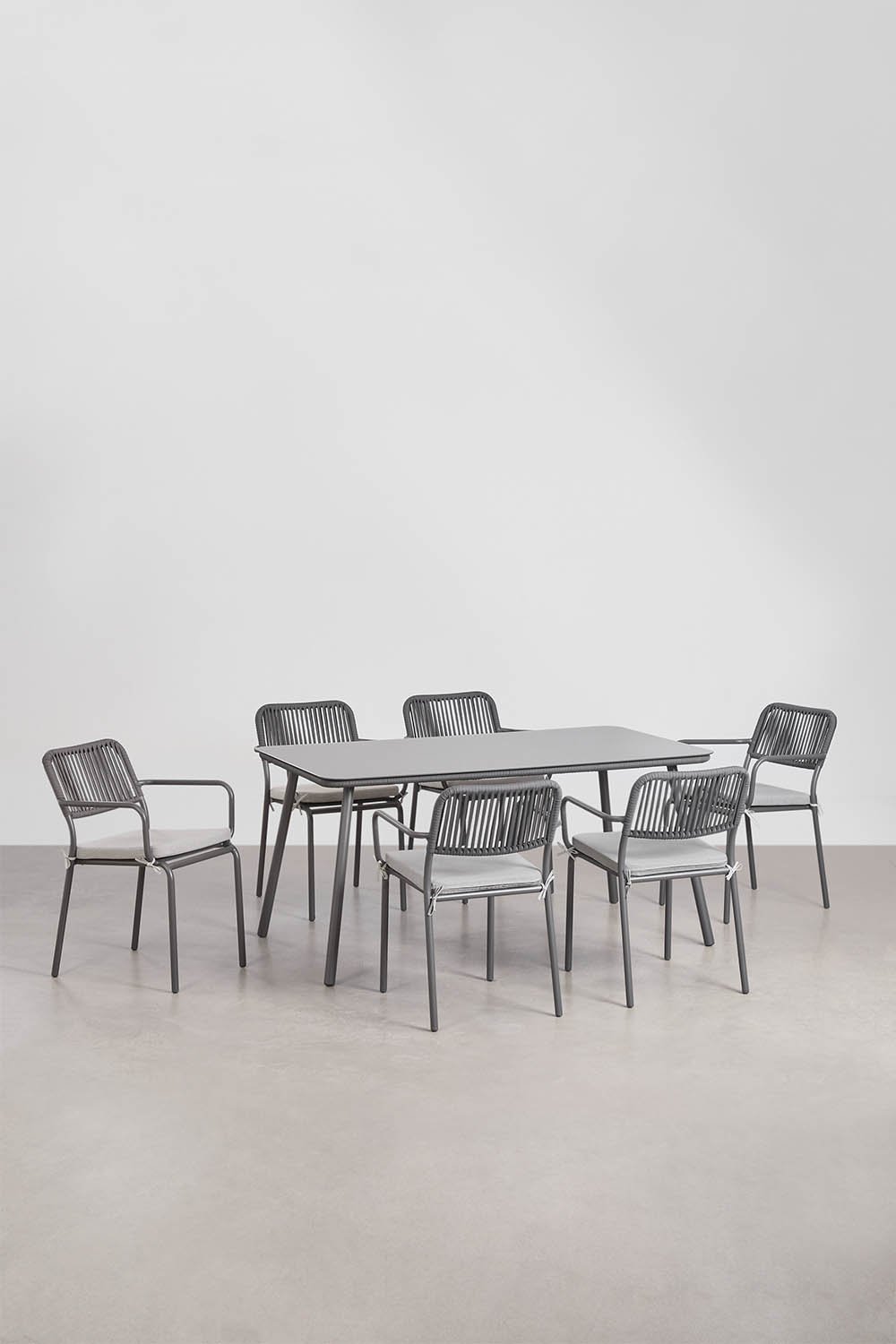 Set de table rectangulaire 160x90 cm et 6 chaises de jardin empilables en corde tressée Arhiza, image de la galerie 1