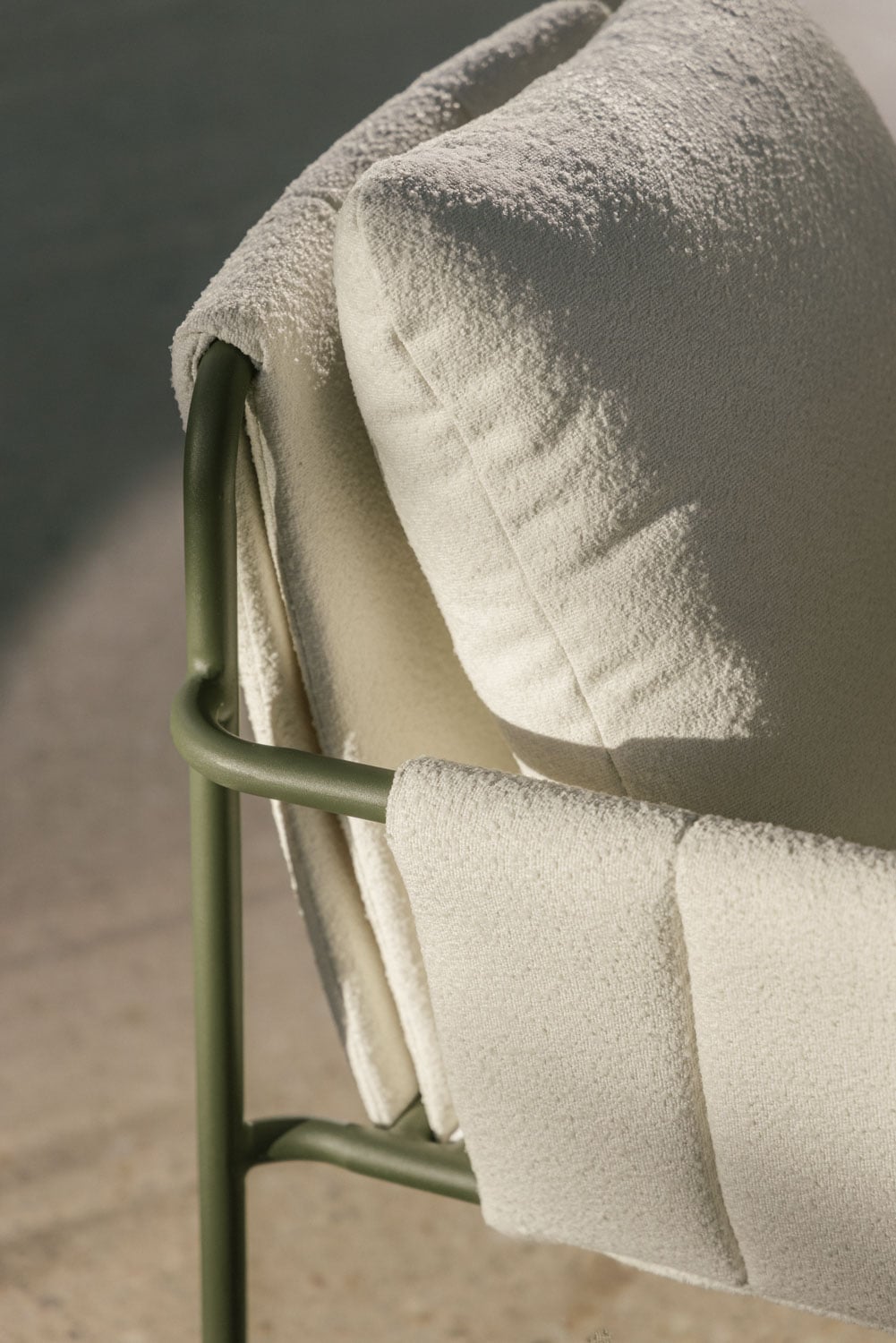 Pack de 2 chaises de jardin avec accoudoirs rembourrés et en acier Zunika, image de la galerie 2