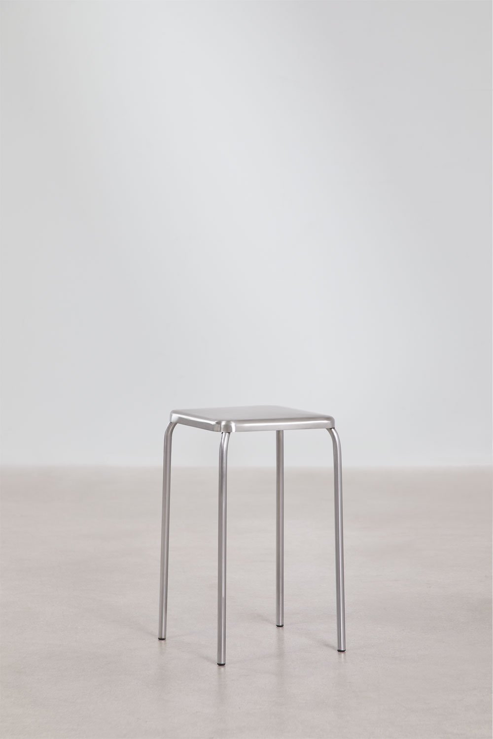 Pack de 4 tabourets bas empilables de 45 cm en acier inoxydable Narnial, image de la galerie 1