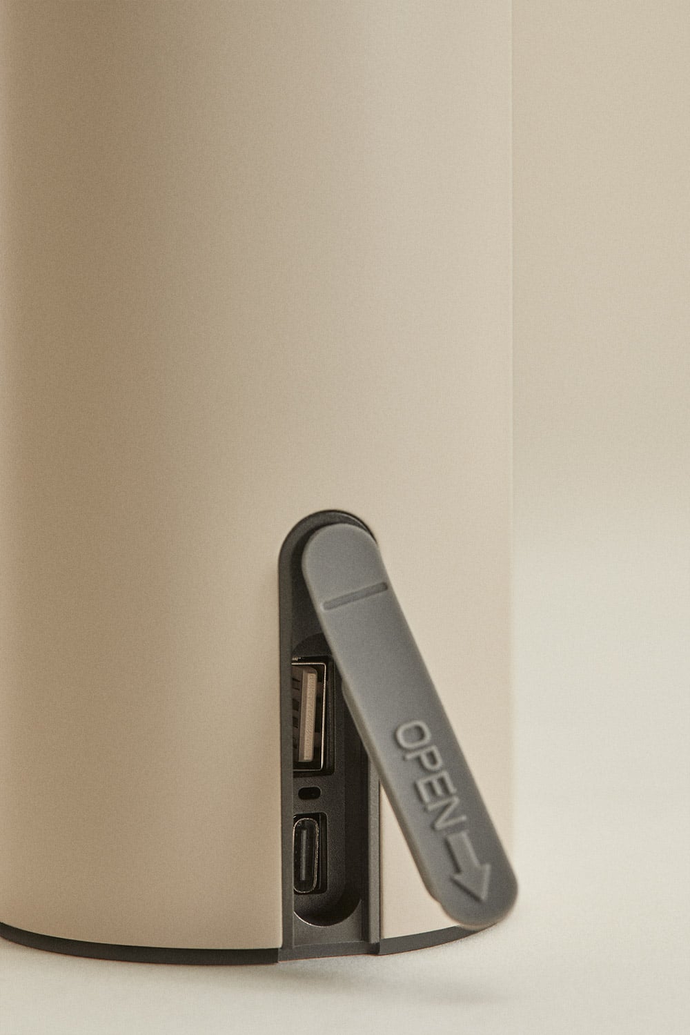 Lampe de table LED sans fil pour extérieur en fer Zosima, image de la galerie 6