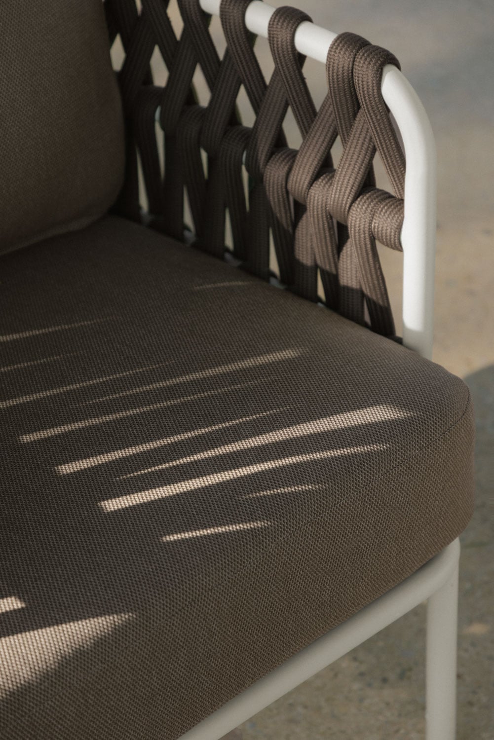 Pack de 2 fauteuils de jardin en aluminium et corde tressée Tevary, image de la galerie 2