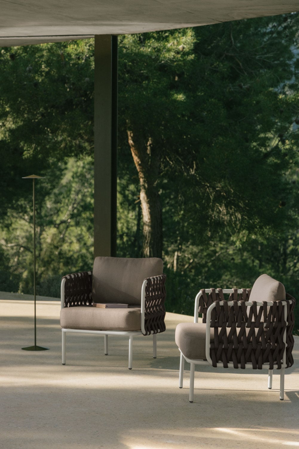 Pack de 2 fauteuils de jardin en aluminium et corde tressée Tevary, image de la galerie 1