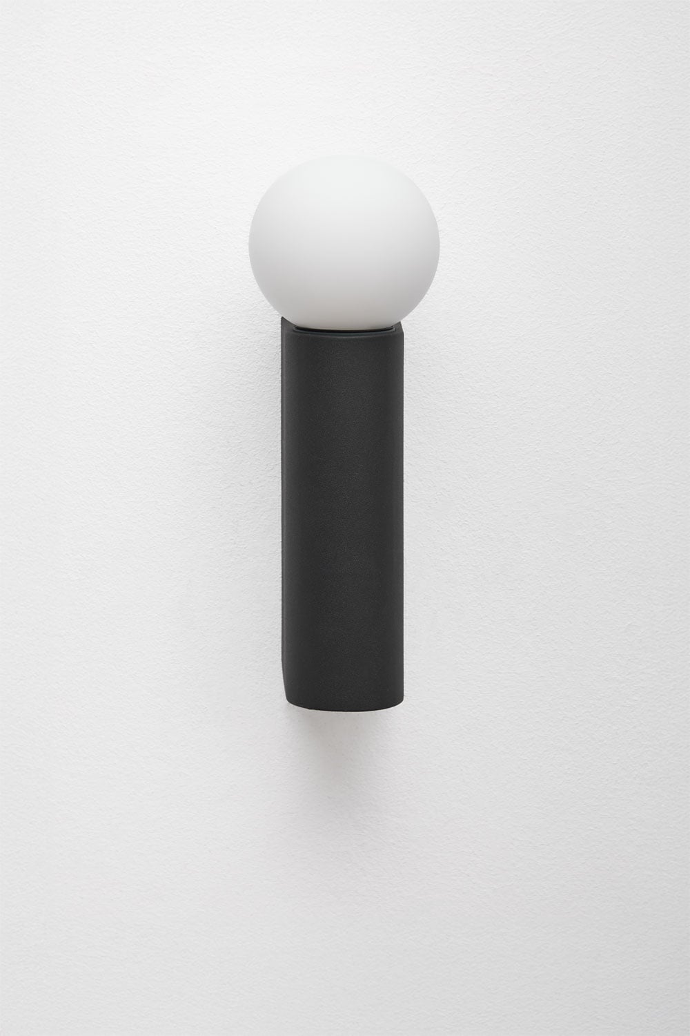 Applique murale avec boule en cristal pour extérieur en aluminium Irvine, image de la galerie 3