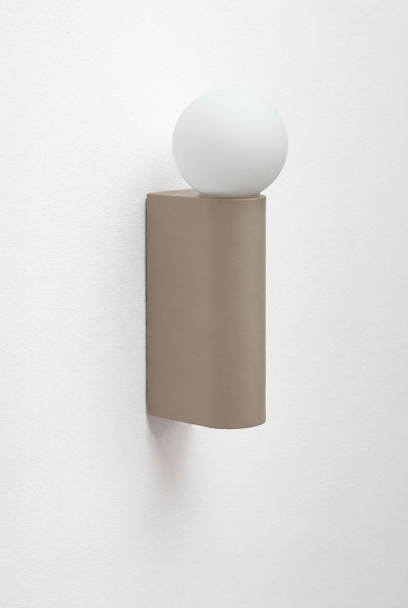 Applique murale avec boule en cristal pour extérieur en aluminium Irvine, image de la galerie 3
