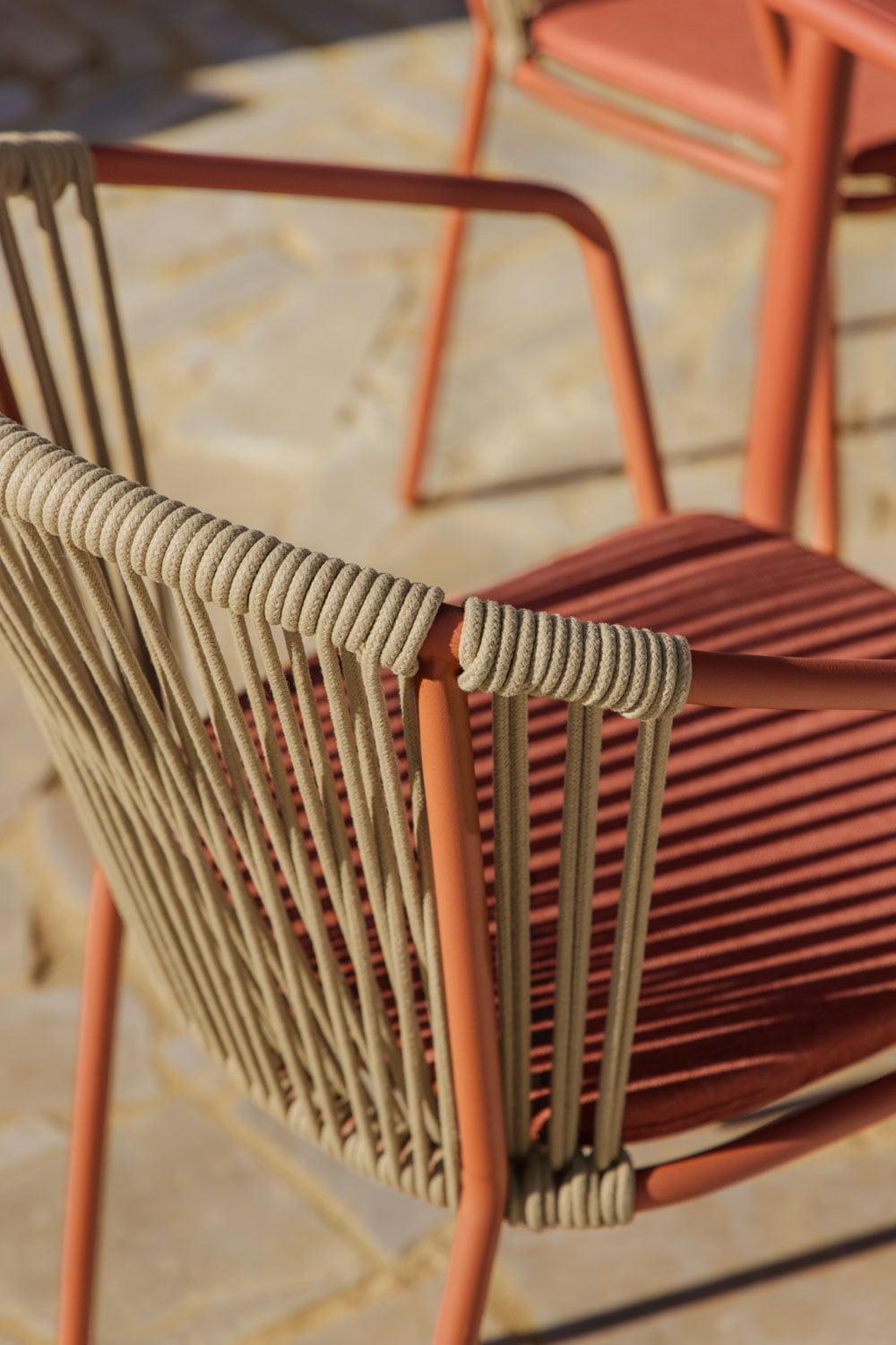 Chaise de jardin empilable en acier et corde tressée Oklahoma, image de la galerie 2