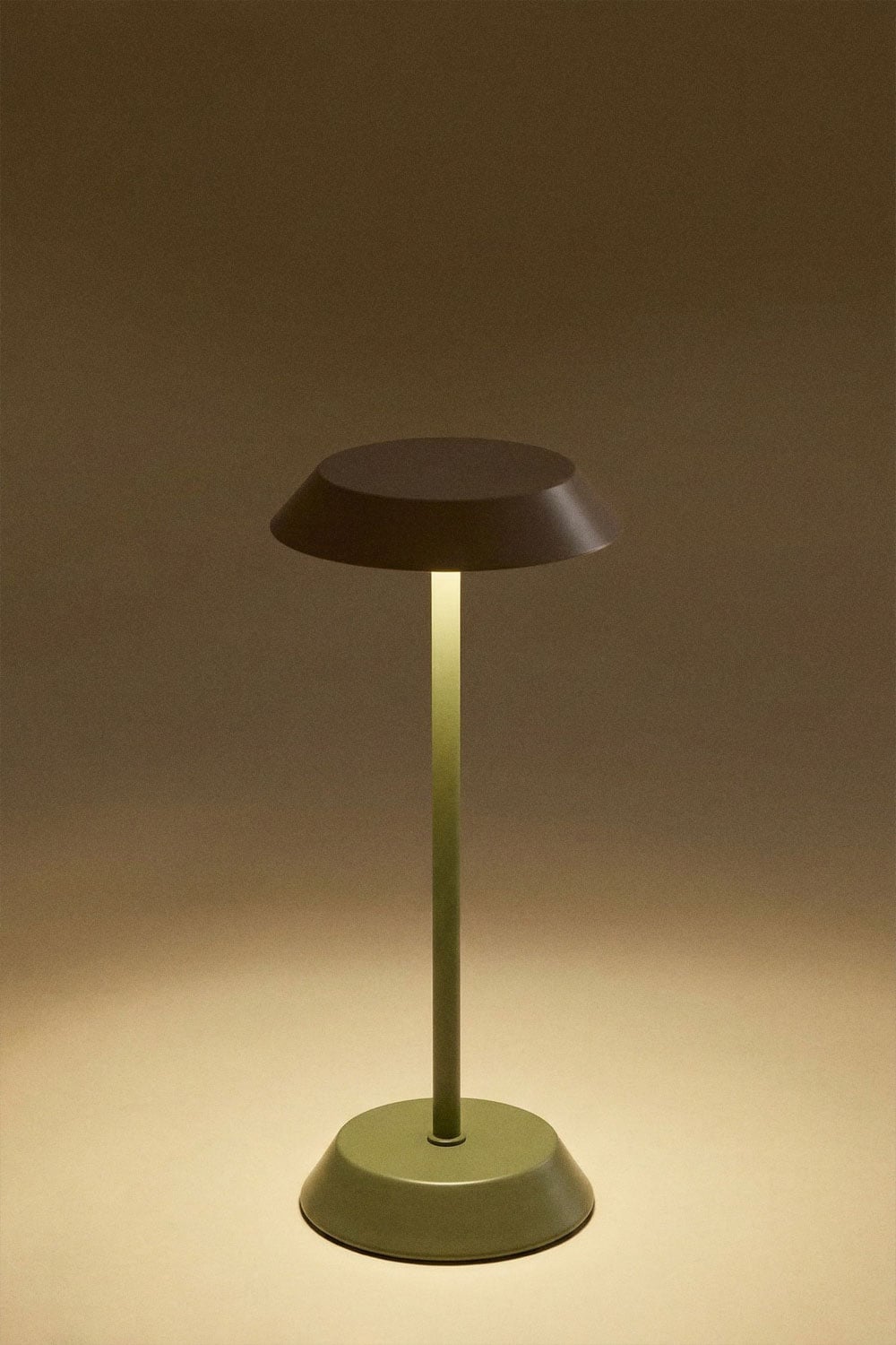 Lampe de table LED sans fil pour extérieur en fer Oravella, image de la galerie 2