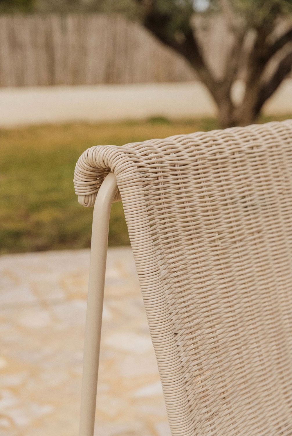 Chaise de jardin en rotin synthétique et acier Revia, image de la galerie 2