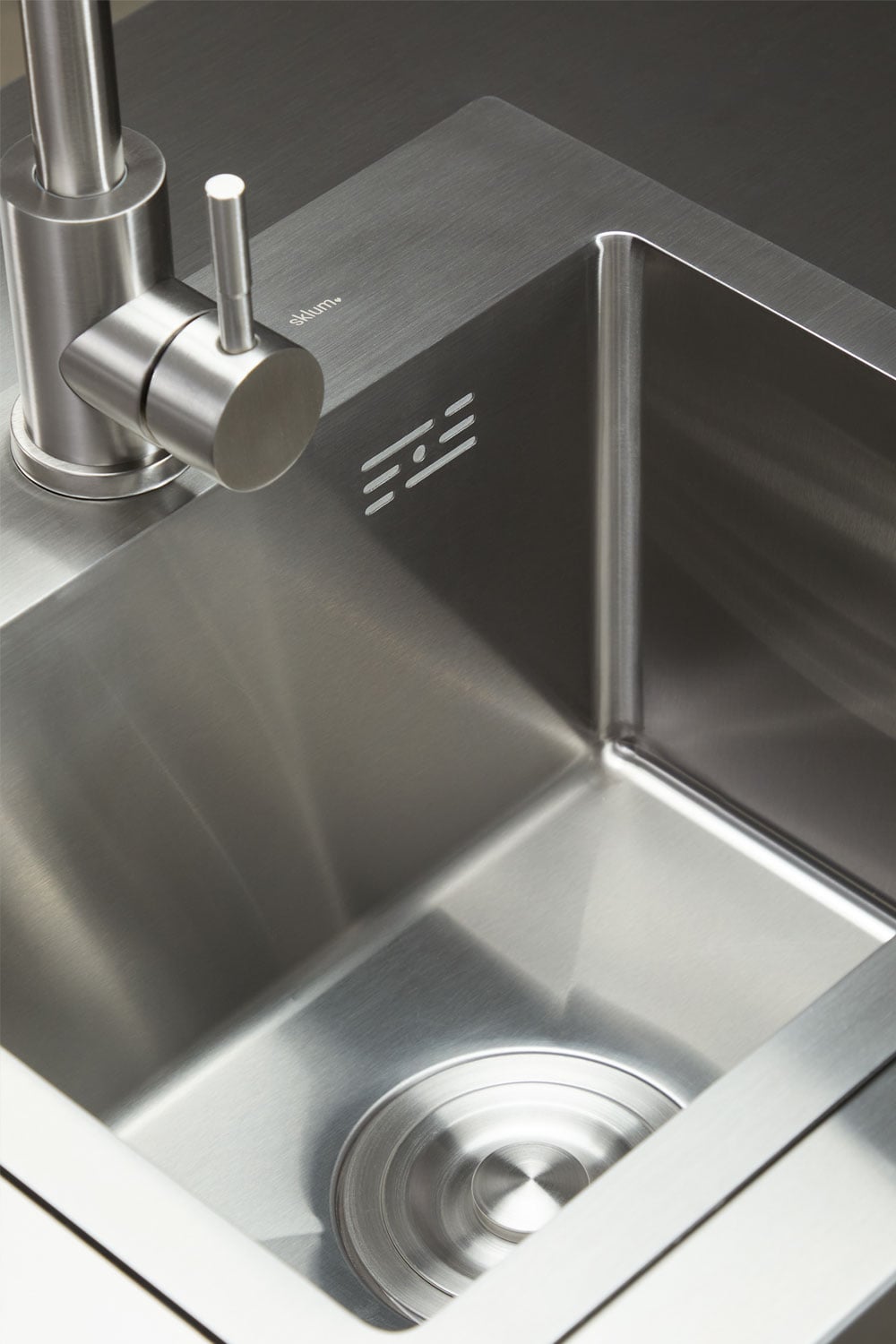 Cuisine modulaire d'angle extérieure 7 pièces avec évier, panneau organisateur et barbecue à charbon en acier Savona, image de la galerie 7