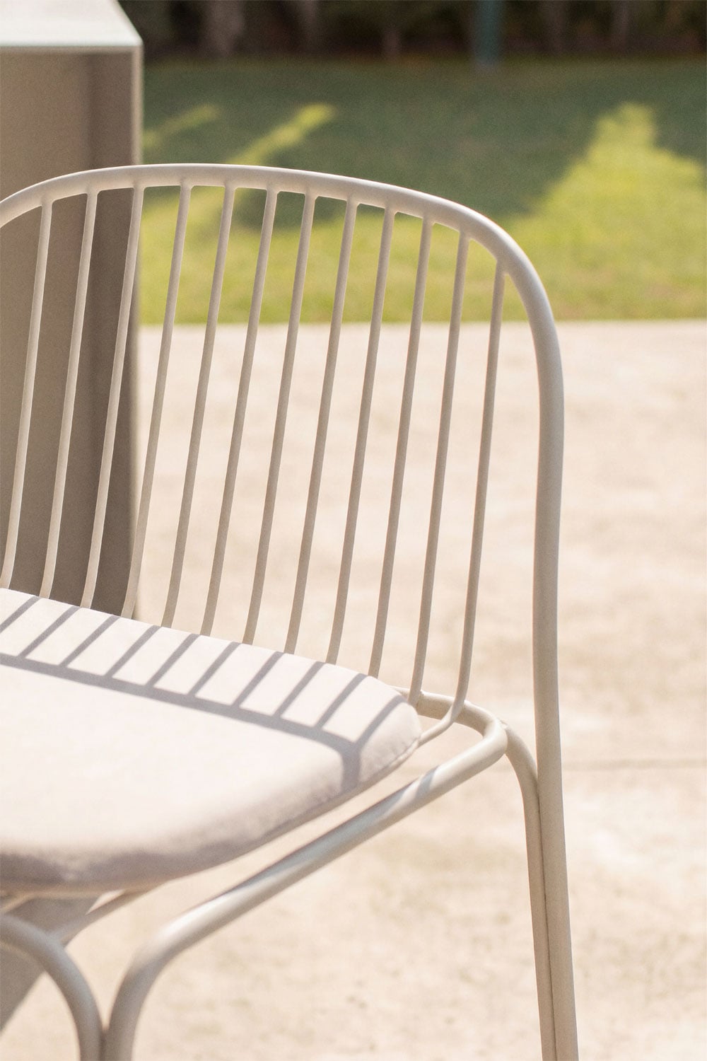 Pack de 2 tabourets hauts de jardin en acier Anerina, image de la galerie 2