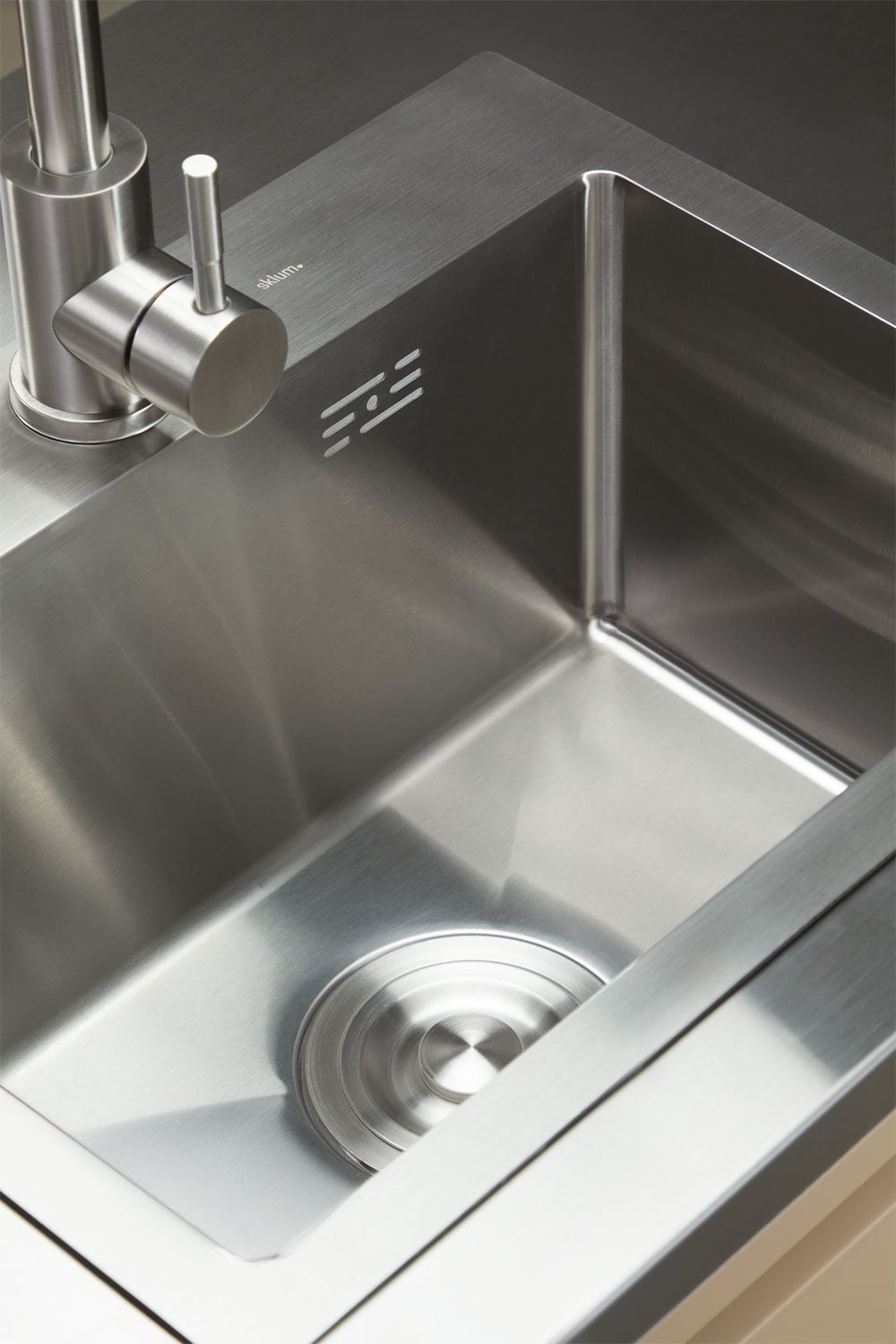 Cuisine modulaire d'angle extérieure de 8 pièces avec évier et barbecue à gaz à 4 brûleurs en acier Rivana, image de la galerie 4