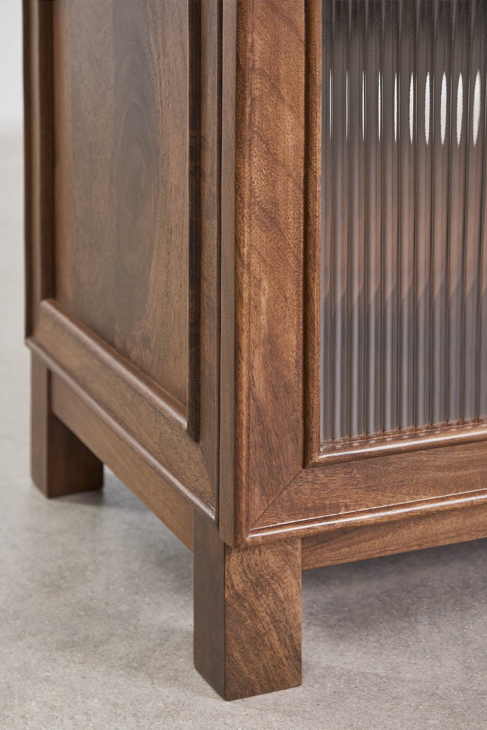 Meuble TV ↔︎170 cm en bois de manguier et verre Ildara, image de la galerie 8