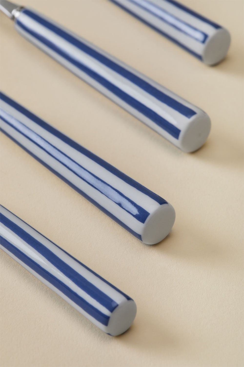 Couverts 16 pièces en acier inoxydable et céramique Ireli, image de la galerie 5