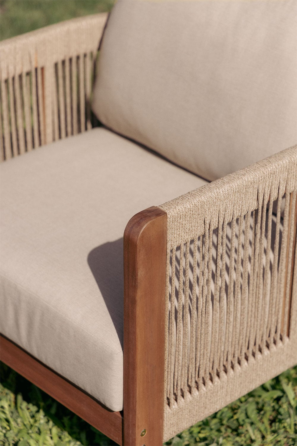 Fauteuil de jardin en bois d'acacia et corde tressée Serel, image de la galerie 2