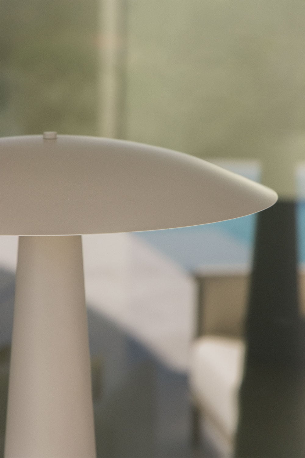 Lampe sur pied LED sans fil pour extérieur en fer Irune, image de la galerie 2