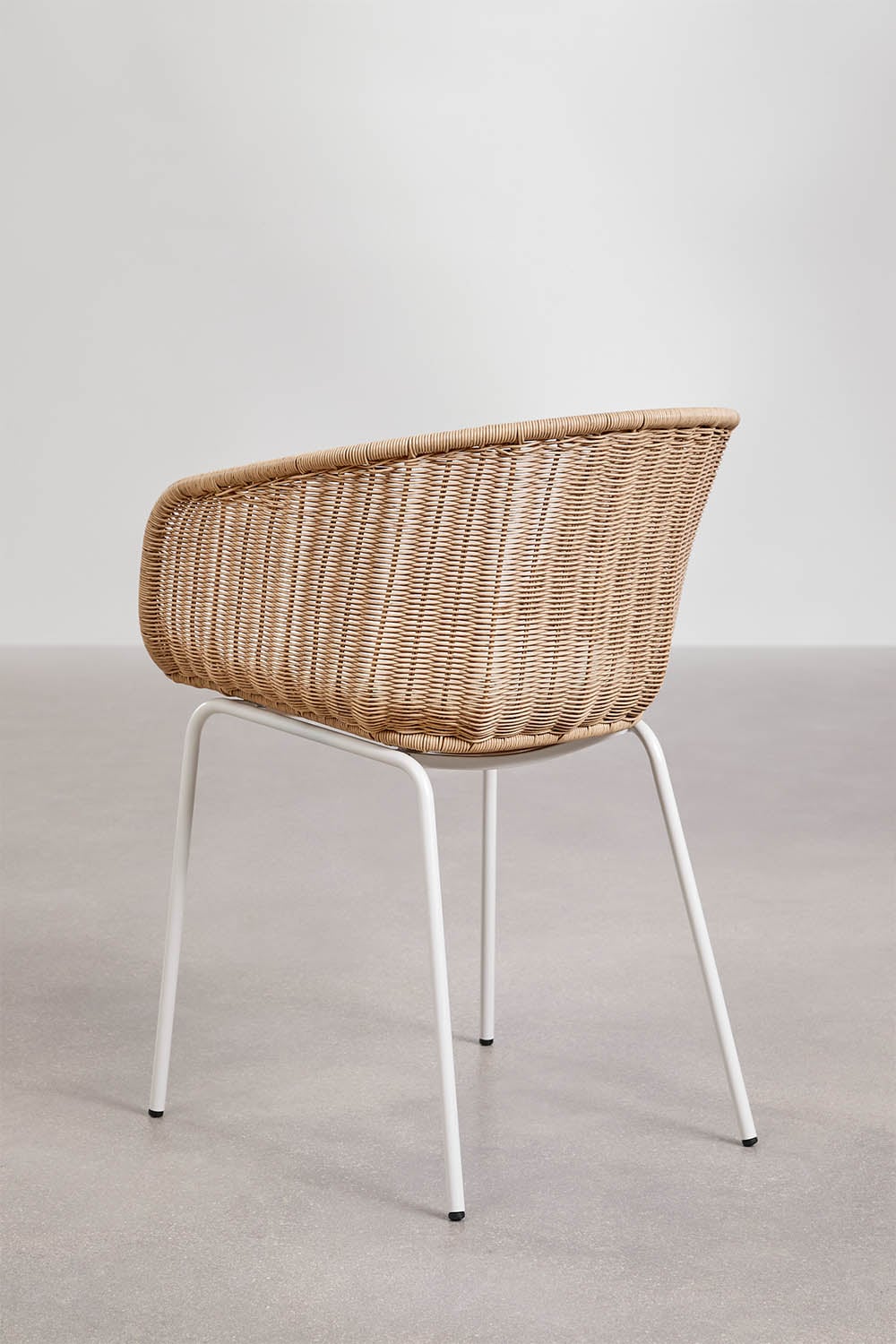 Chaise de salle à manger avec accoudoirs en rotin synthétique et acier New Tulua, image de la galerie 3