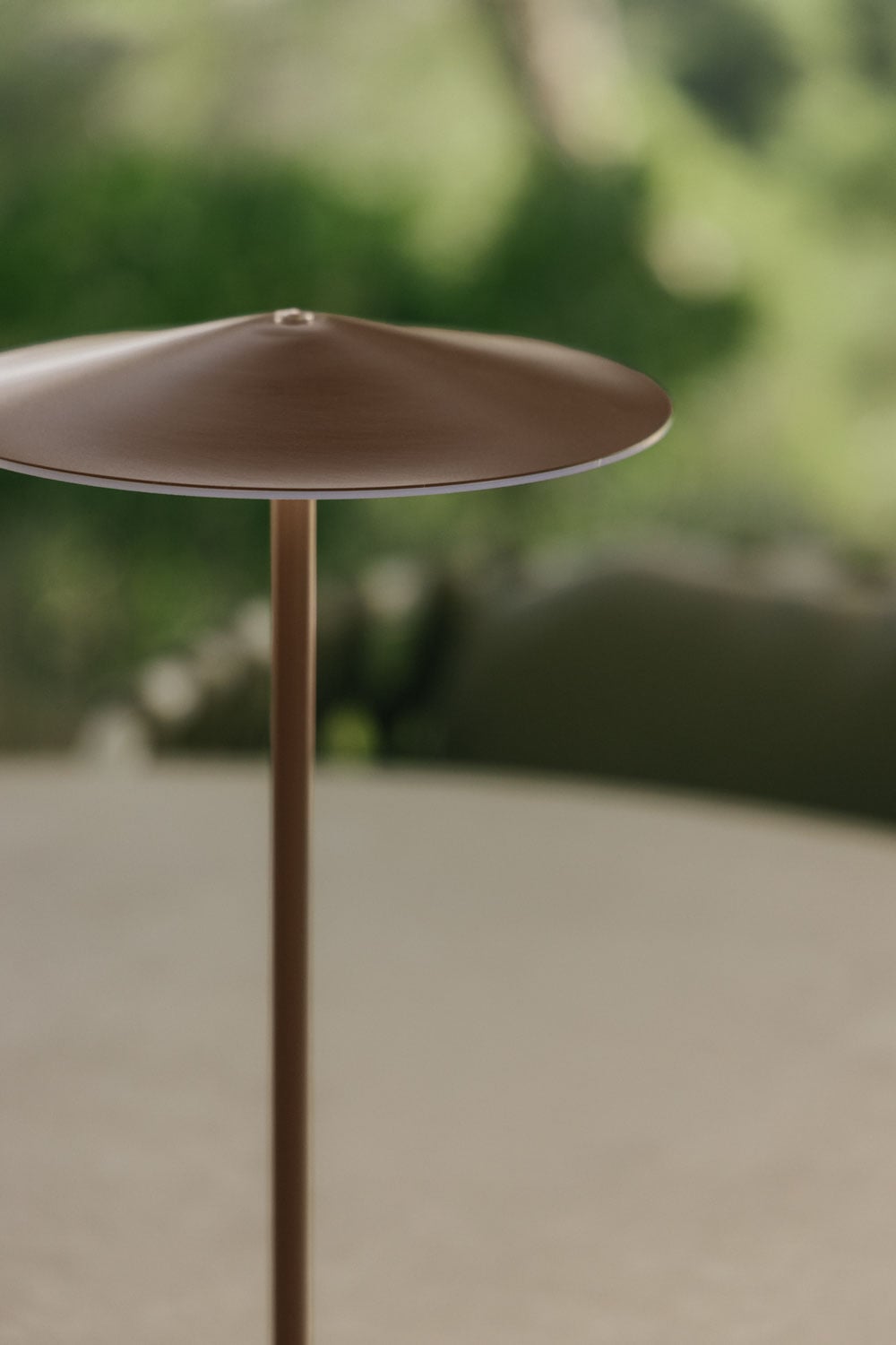 Lampe de table LED sans fil pour extérieur en fer Emilein, image de la galerie 2