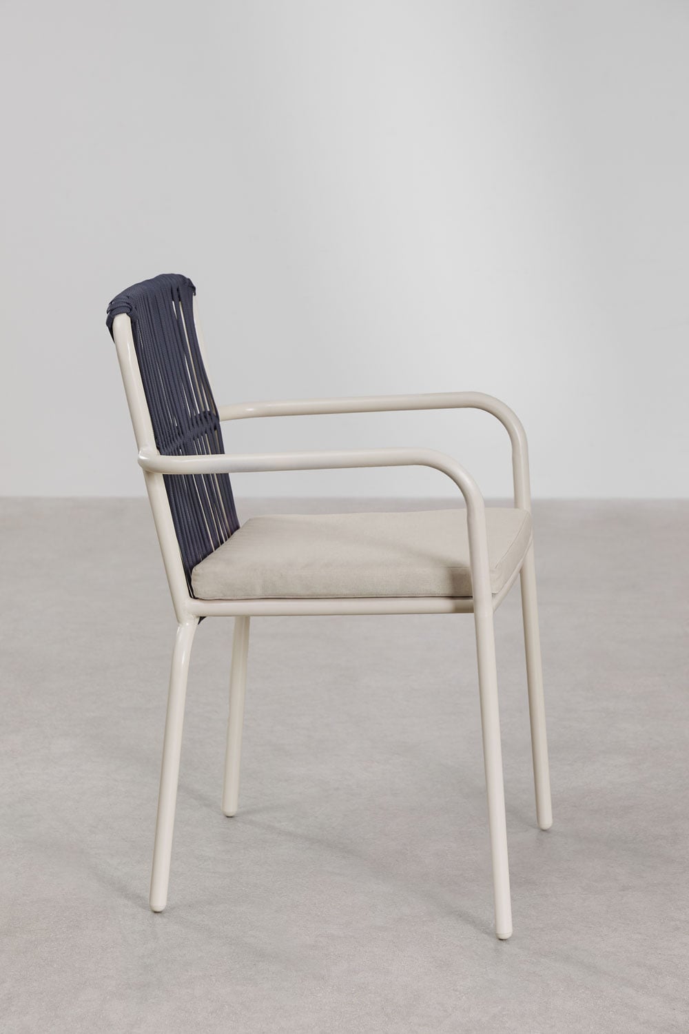 Pack de 4 chaises de jardin empilables avec accoudoirs en aluminium Alberta, image de la galerie 4