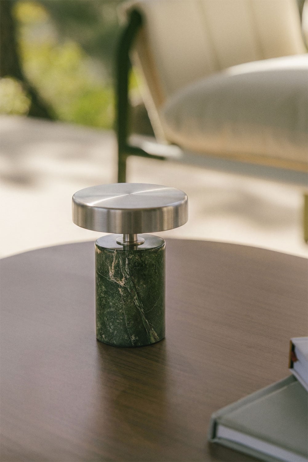 Lampe de table LED sans fil pour extérieur en fer et pierre naturelle Isasia, image de la galerie 7