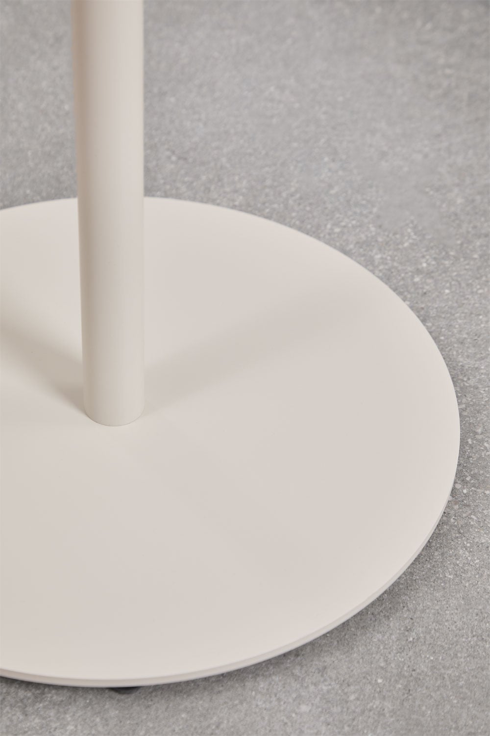 Porte-manteau sur pied en fer Tharelia, image de la galerie 3