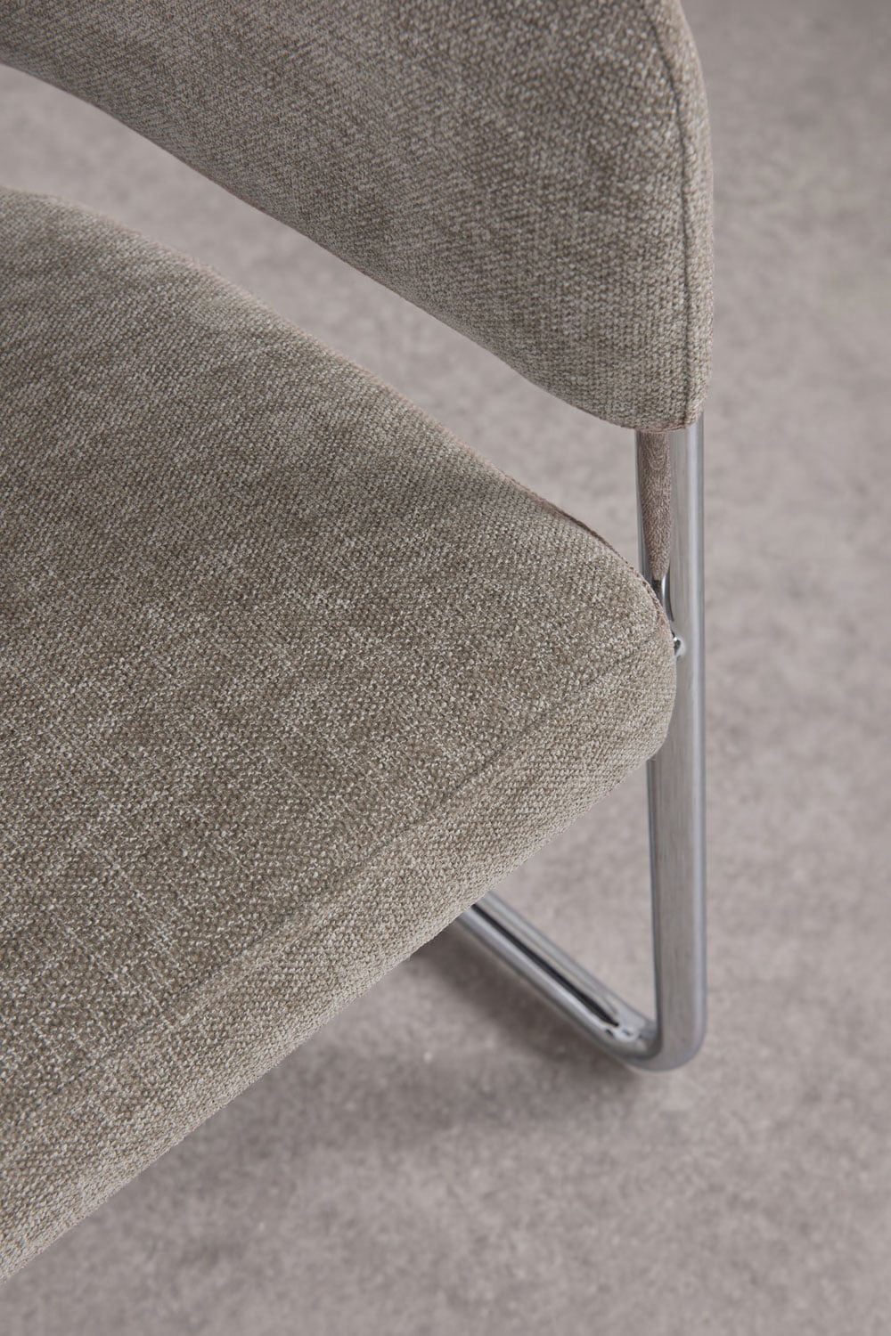 Chaise de salle à manger avec accoudoirs, tapissée et en fer Zantria, image de la galerie 5