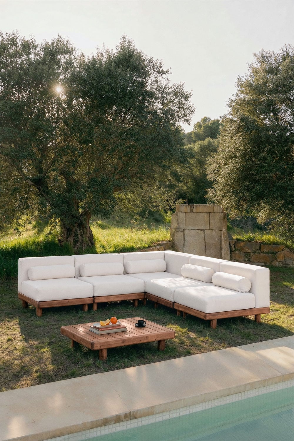 Ensemble de jardin avec canapé d'angle modulaire 5 pièces avec module d'angle et table basse en acacia Edrien, image de la galerie 1